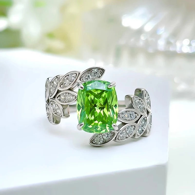 Luxury Green Leaf Ring