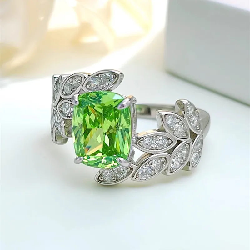 Luxury Green Leaf Ring