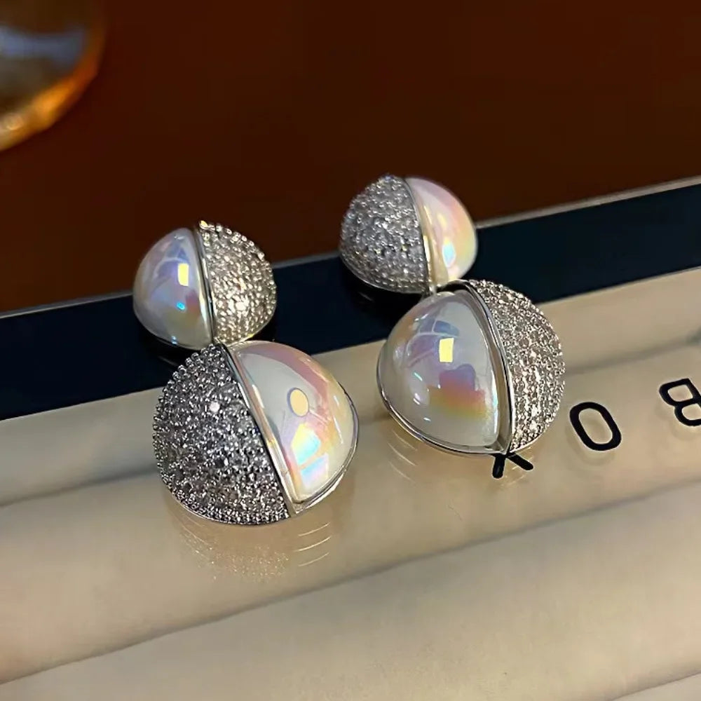 Unique design and fashionable earrings