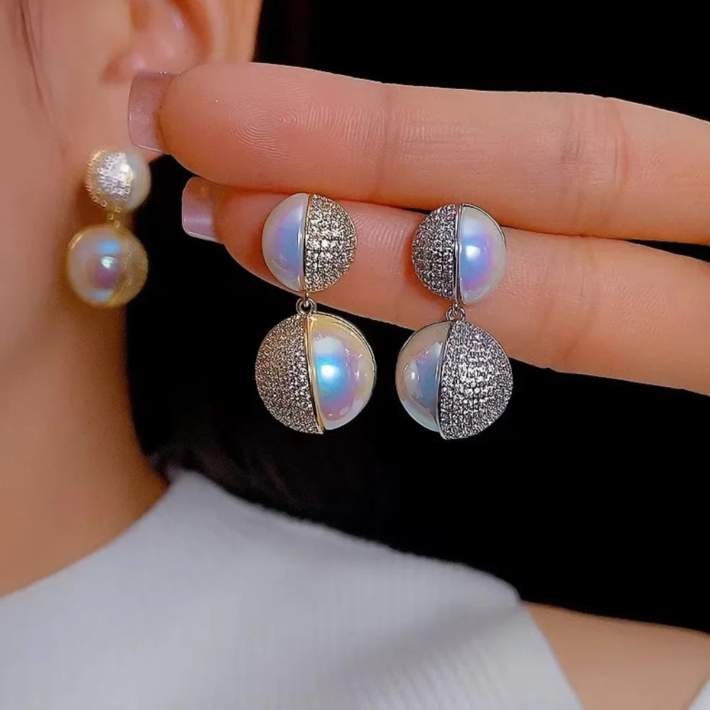 Unique design and fashionable earrings